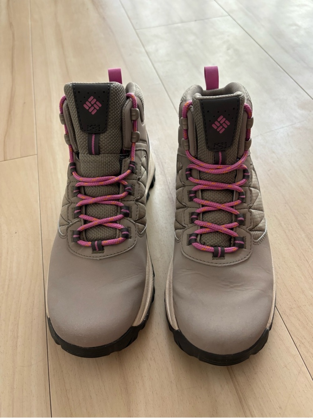 Columbia Gray Hiking Boots with Pink Accents - Women’s 10US - Picture 3 of 5